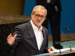 伊朗总统称不会屈服于西方压力