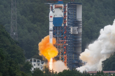 我国成功发射试验三十号卫星01 02星 长征二号丁运载火箭突破百发