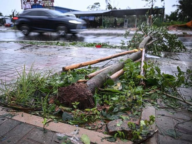 国家防总办公室会同国家粮食和物资储备局 紧急向广西调拨中央应急抢险救灾物资