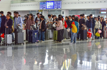 盘点国庆中秋假期 1634.3万人次出入境 同比增长11.5%