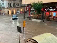 西班牙伊维萨岛再遭洪水 交通瘫痪