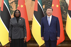 习近平会见莫桑比克总理