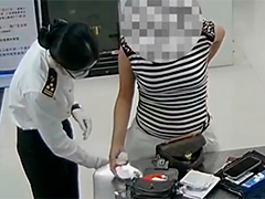 罗湖口岸进境旅客神色慌张露破绽 海关细查揪出“K粉”