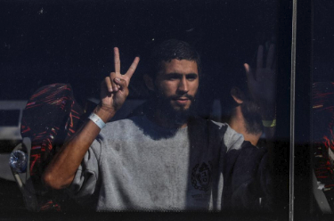 巴以分别移交被扣押人员遗体 以色列称开放拉法口岸