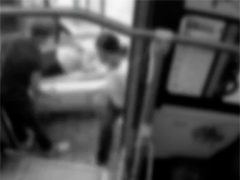 深圳乘客突发抽搐 公交车秒变“生命快线”