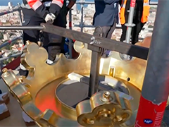 法国马赛一教堂150公斤镀金王冠复位