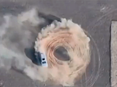 新疆哈密两人驾车漂移导致“为人民服务”航标被破坏