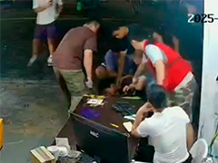 广西桂林:市民遭遇电诈 "车手"街头被擒