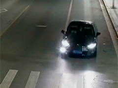 司机酣睡路口 无证二次醉驾