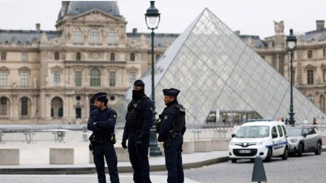法国卢浮宫抢劫案已有嫌疑人被捕