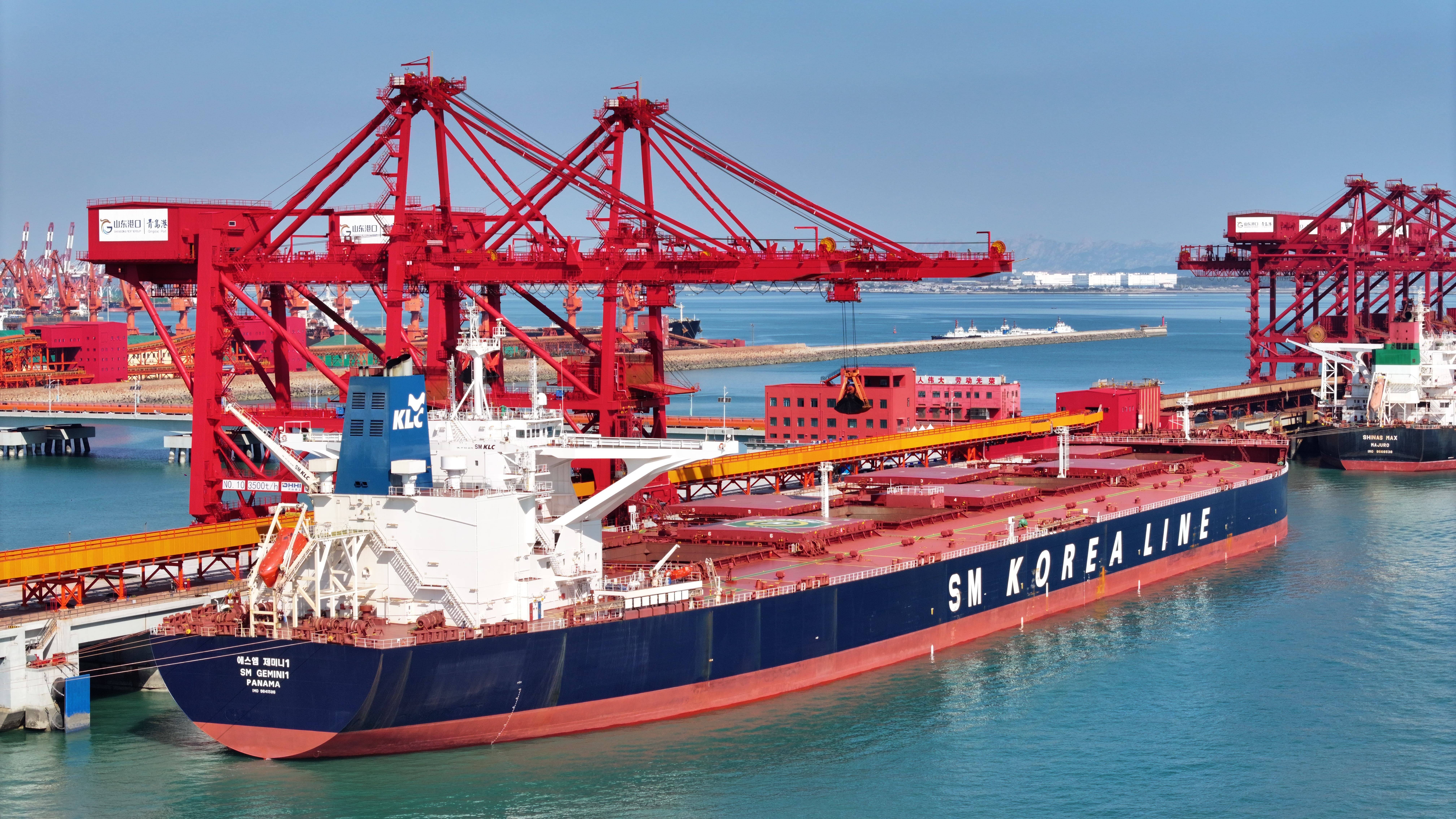 青岛港第二座40万吨矿石码头投产