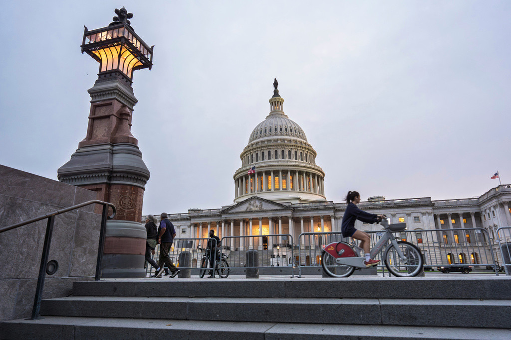 美联邦政府"停摆"第27天 逼近最长纪录