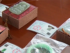 警惕玉石直播骗局 拍下原石代卖赚钱 老人轻信网络主播话术