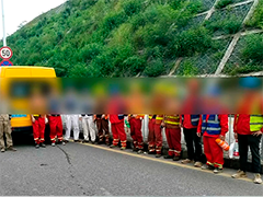 深圳"挤一挤"要不得 交警严查超载车辆