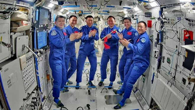 空间站钥匙完成交接 神二十航天员今日返回地球