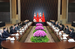 李强会见格鲁吉亚总理