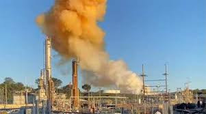 美国密西西比州一化工厂发生爆炸