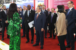 李强出席第八届中国国际进口博览会开幕式并发表主旨演讲