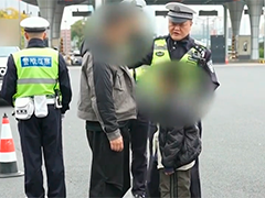 成都交警集中检查 超八成后排乘客不系安全带