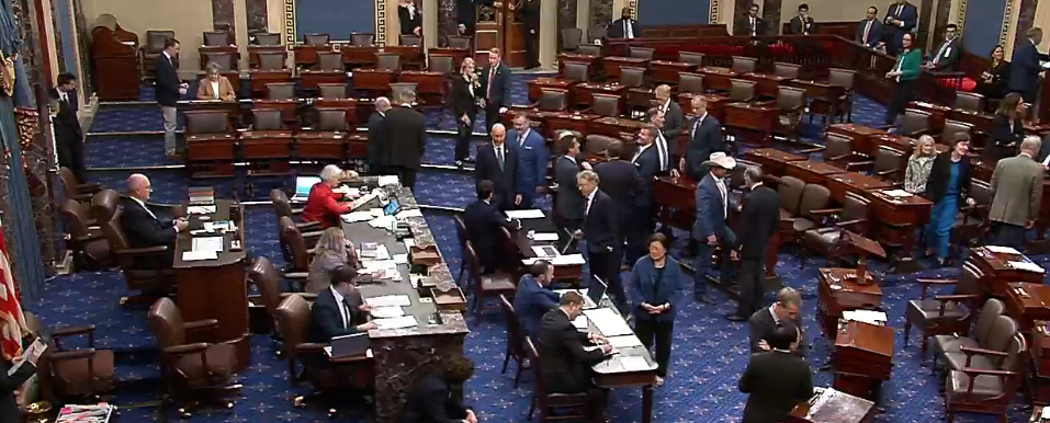 美参议院通过程序性投票 推进拨款法案