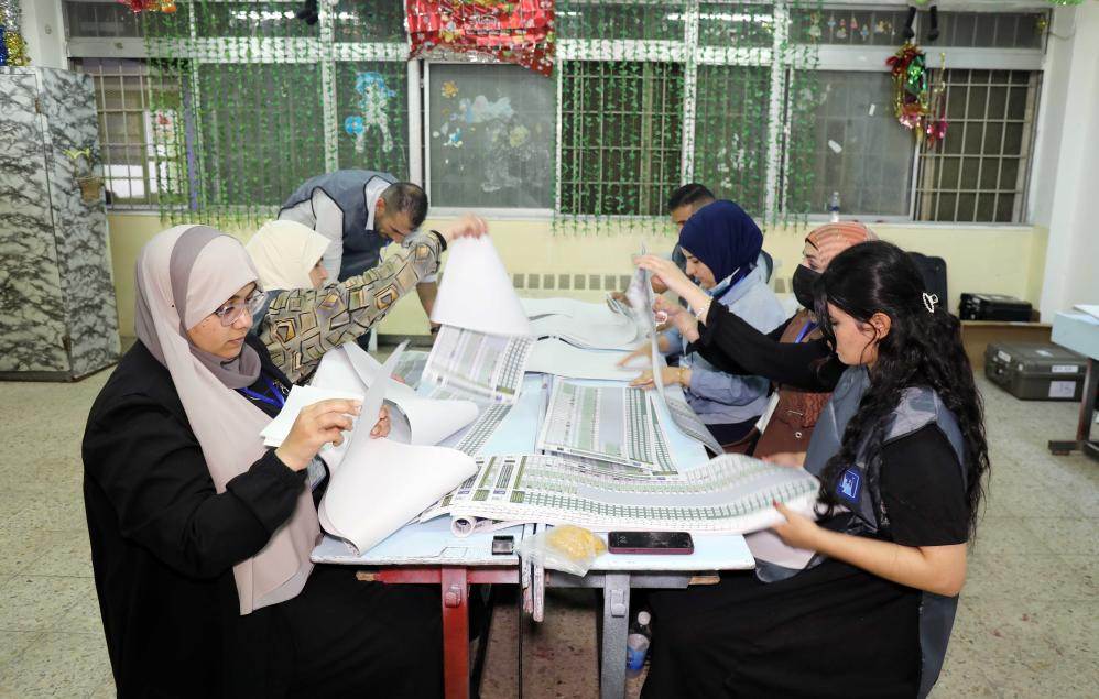伊拉克国民议会选举普选投票正式进行