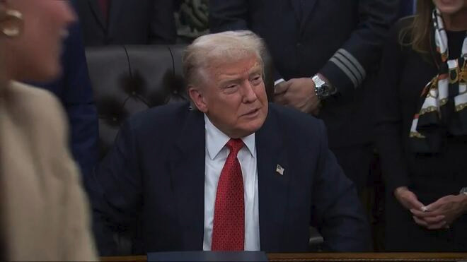 美总统签署法案 43天最长政府“停摆”结束