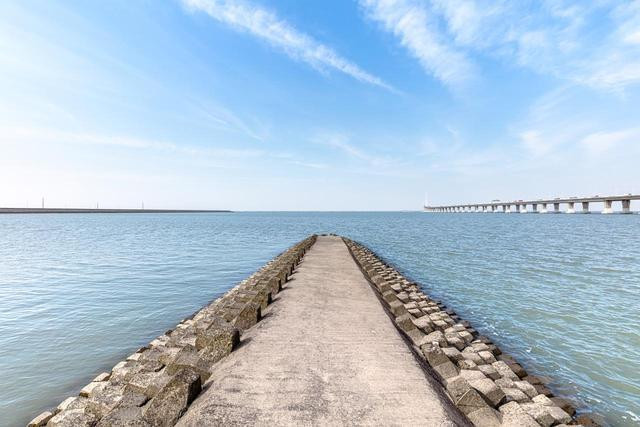 上海长兴岛丁字坝成网红打卡地 多部门协同管理保安全