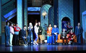 2025第十一届上海国际喜剧节正式开幕 原创滑稽大戏《72国房客》爆笑上演