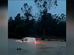 葡萄牙 强风暴来袭 暴雨洪水致2人死亡