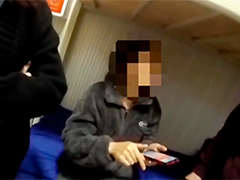 女子执意将17万黄金交给骗子 民警苦劝拦截