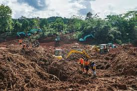 越南中部山体滑坡 致多人死伤