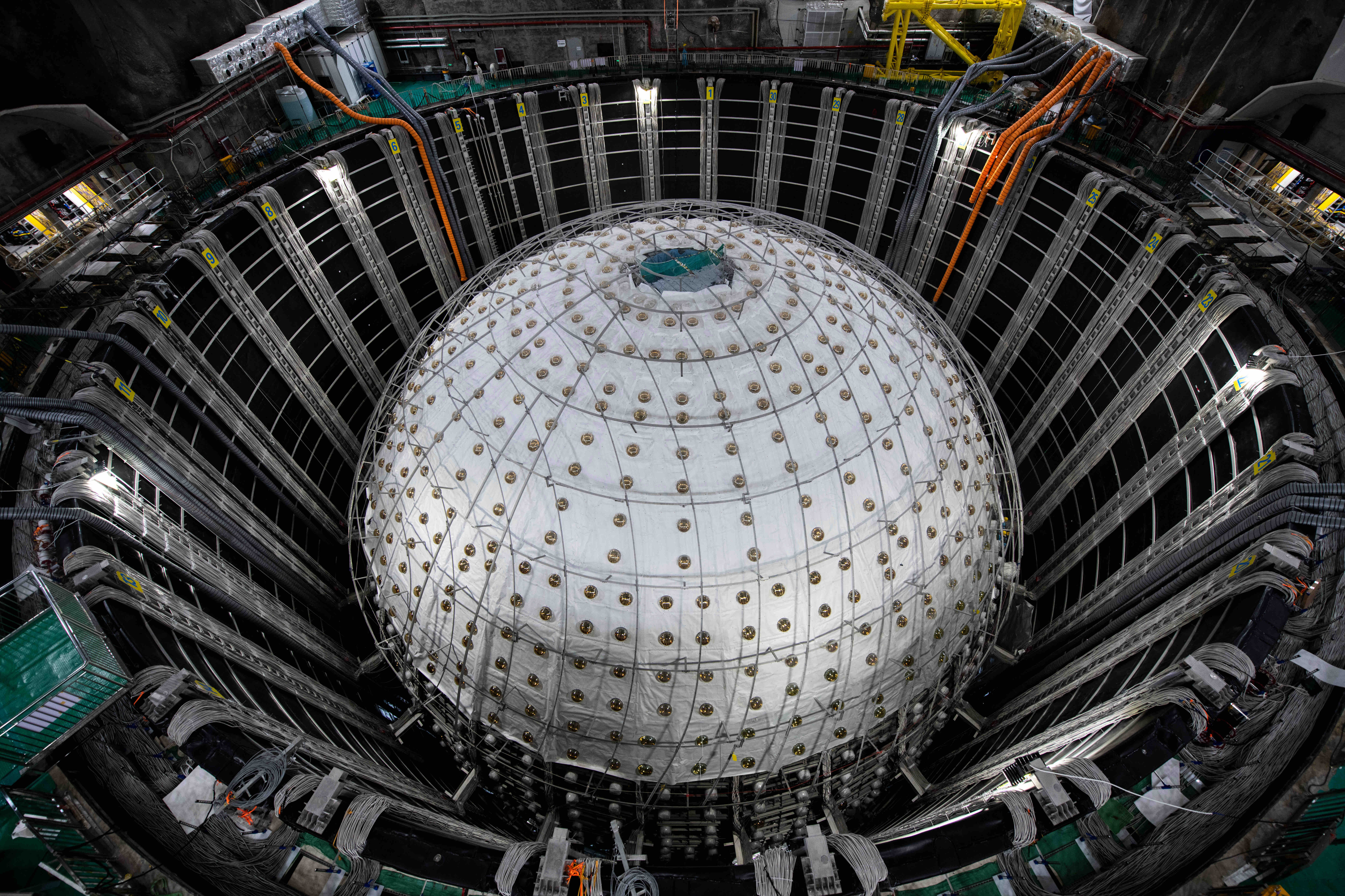 江门中微子实验首个重大成果发布