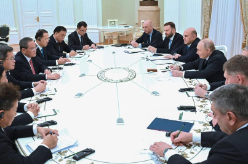 李强会见俄罗斯总统