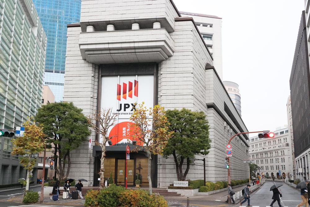 日本东京股市两大股指19日下跌