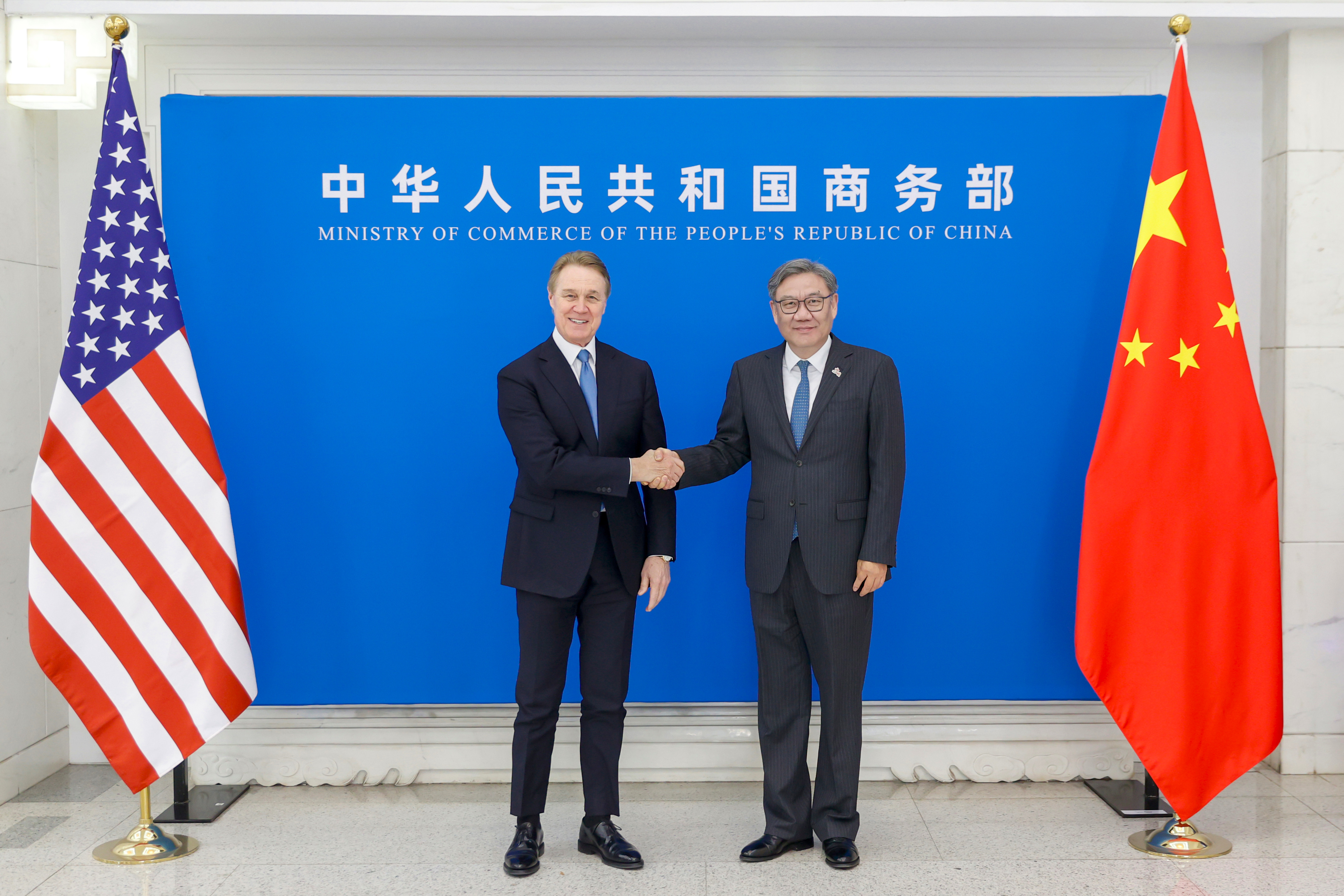 商务部部长会见美驻华大使 就经贸磋商成果落实进行交流