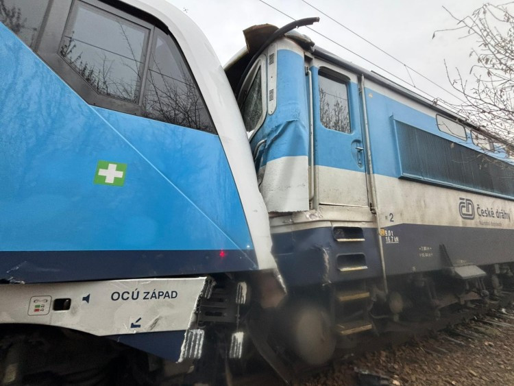 捷克南部两列车相撞 致多人受伤