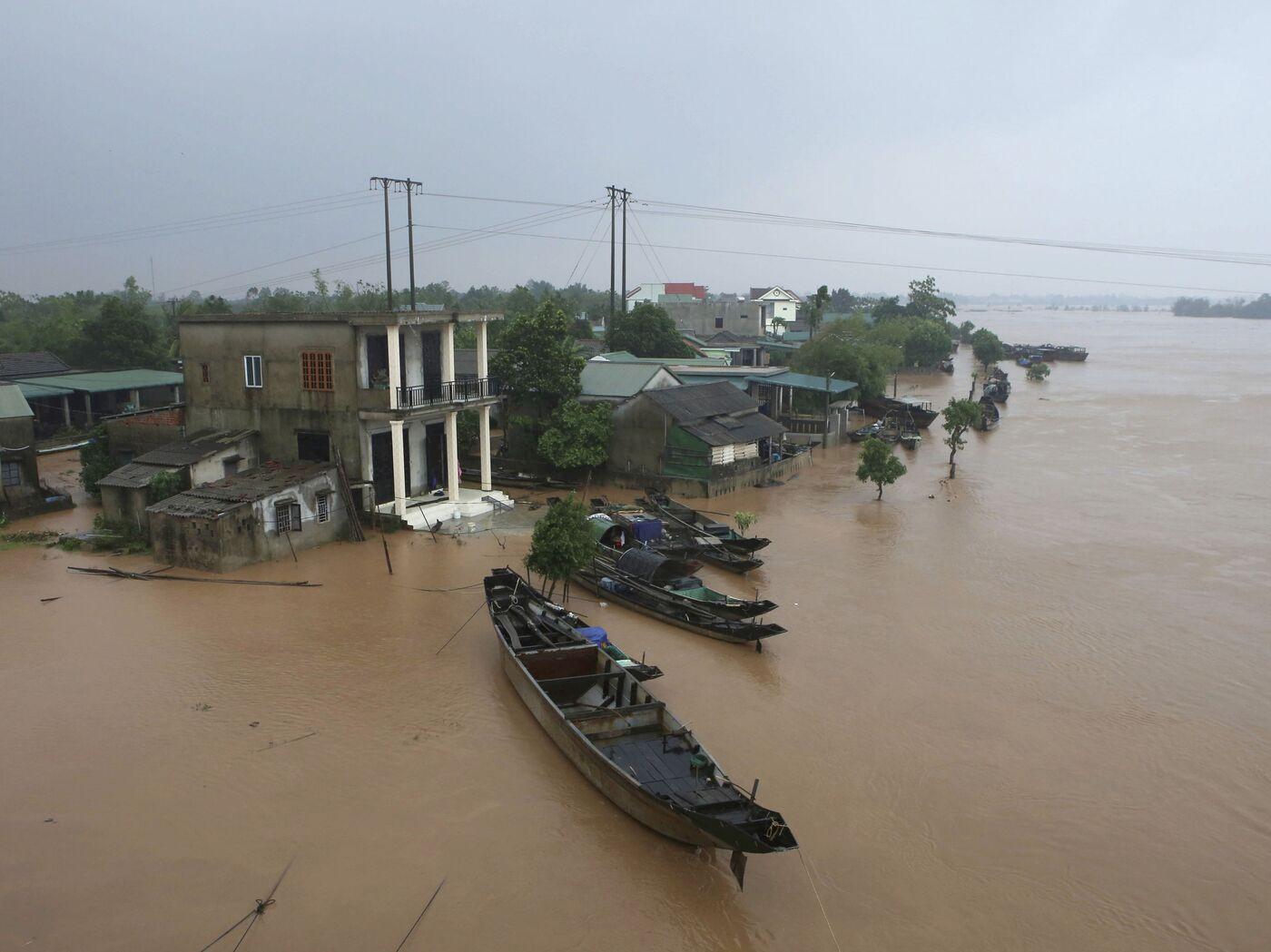 越南中部地区发生洪水 已致41人死亡