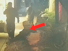 为讨女伴欢心 贼手伸向花店