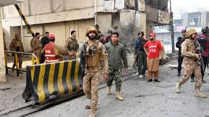 巴基斯坦一警察部队总部遭自杀式爆炸袭击 多人死伤