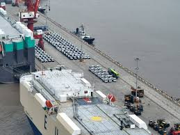 上海南港码头汽车年吞吐量首破百万