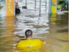 马来西亚连日暴雨引发洪灾 超1.1万人受灾