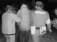 盐城男子命悬冰冷河水中 警员4分钟火速救援