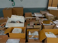 山东混合夹藏 一个集装箱查出十几种走私物品