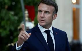 法国总统希望将“手机禁令”扩大到高中