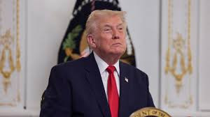 美总统称关闭委内瑞拉空域 委强烈谴责美威胁其领空主权