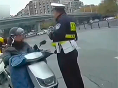 贵州贵阳 幼儿突发疾病 警民接力护送