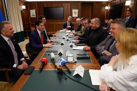 乌克兰外交部第一副部长表示 乌克兰谈判代表团开始与美方进行谈判