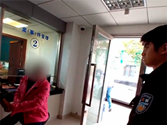 上海普陀警方跨所接力 走失老人"人钱两安"