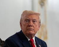 美总统再次威胁对"毒贩"实施陆上打击