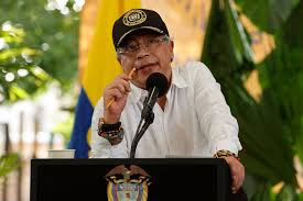 哥伦比亚总统表示 哥海域发现的遗体或与海上打击行动有关